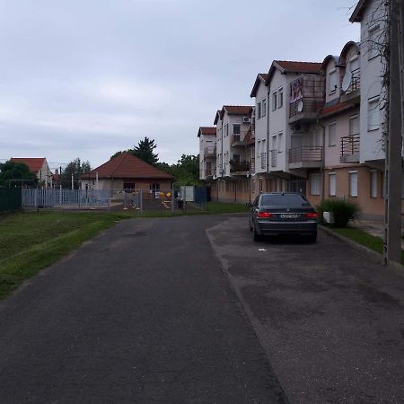 Gabrielle Apartman ハイデゥソボスロー エクステリア 写真