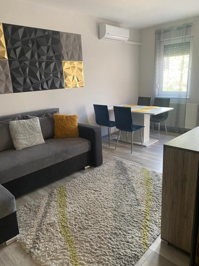 Gabrielle Apartman ハイデゥソボスロー エクステリア 写真